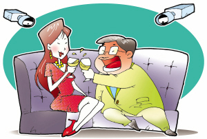 偷拍他人需承担哪些责任，被人偷拍要到哪个法院起诉